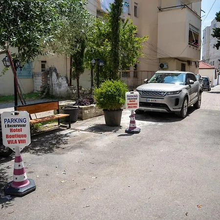 12 * Durrës
